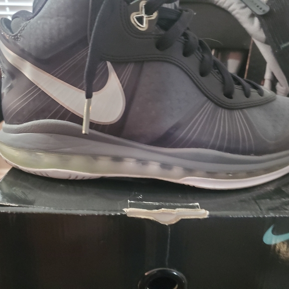 Lebron 8 low - Picture 2 of 4